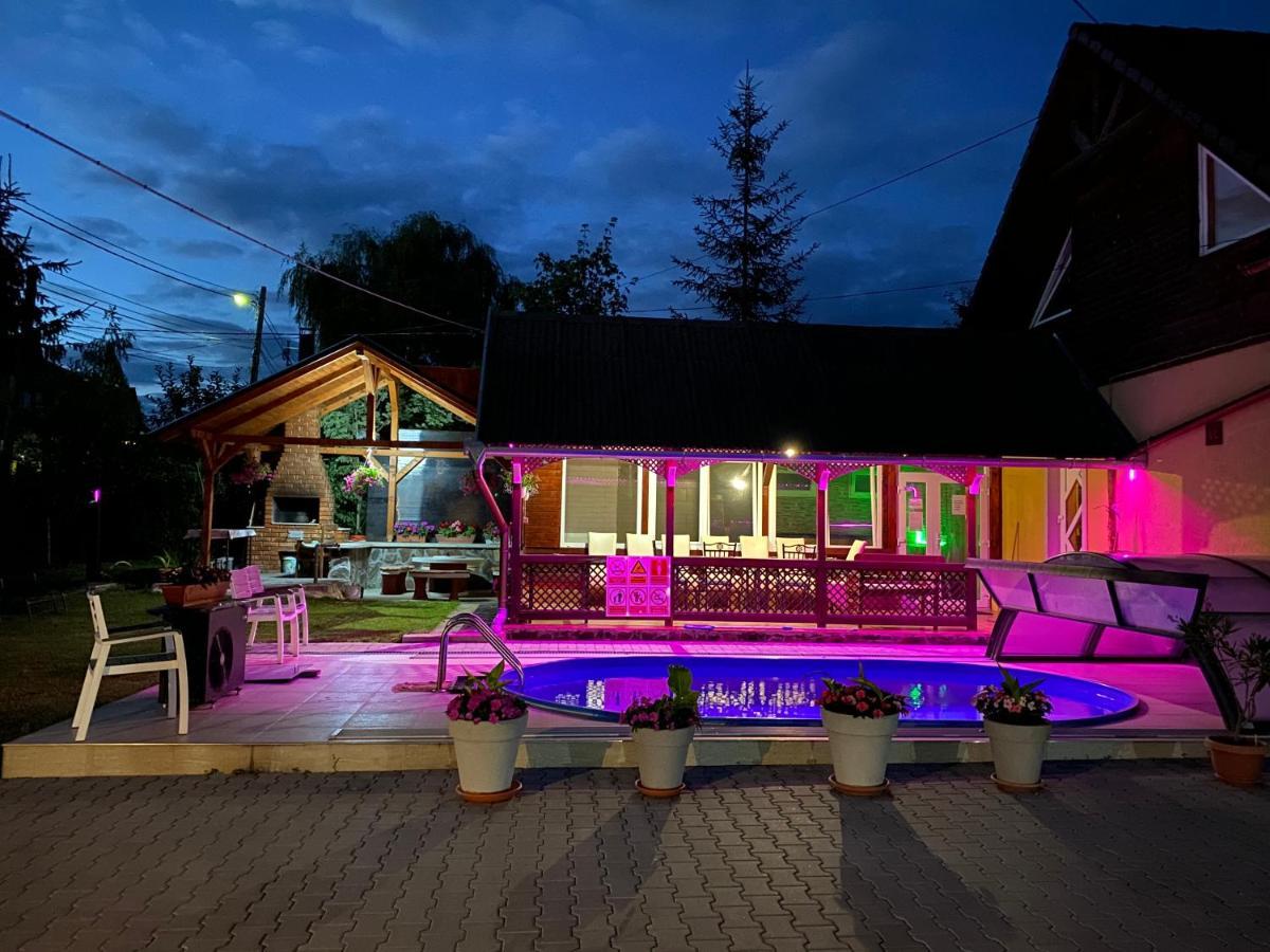 Vila Eszter Hotel Szováta Kültér fotó