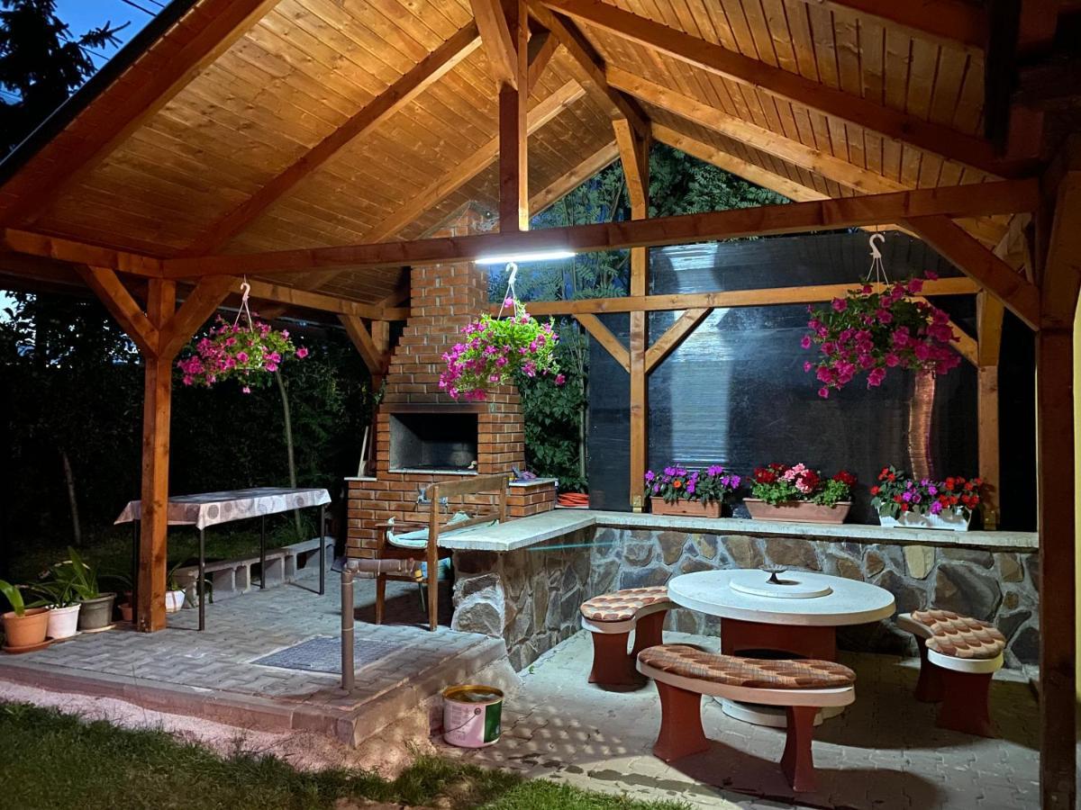 Vila Eszter Hotel Szováta Kültér fotó