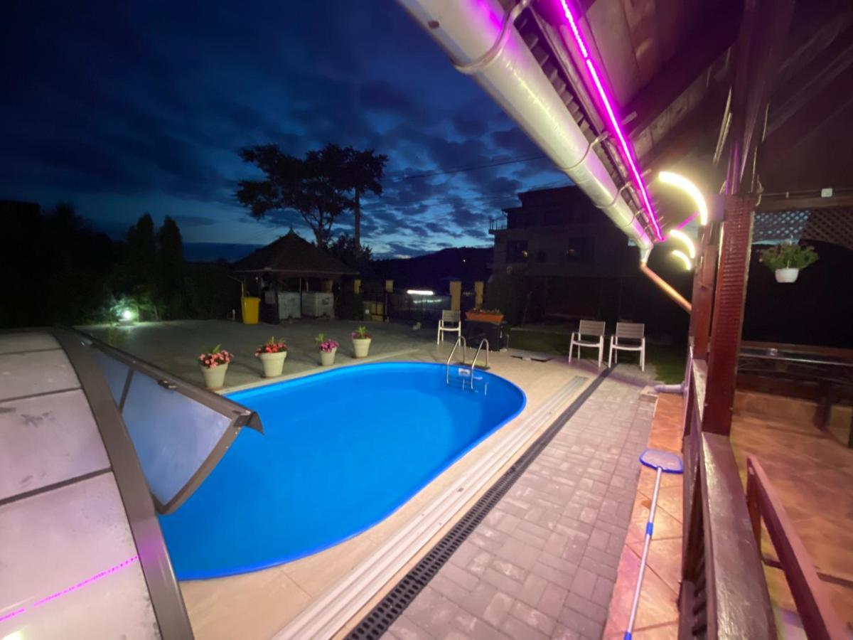 Vila Eszter Hotel Szováta Kültér fotó