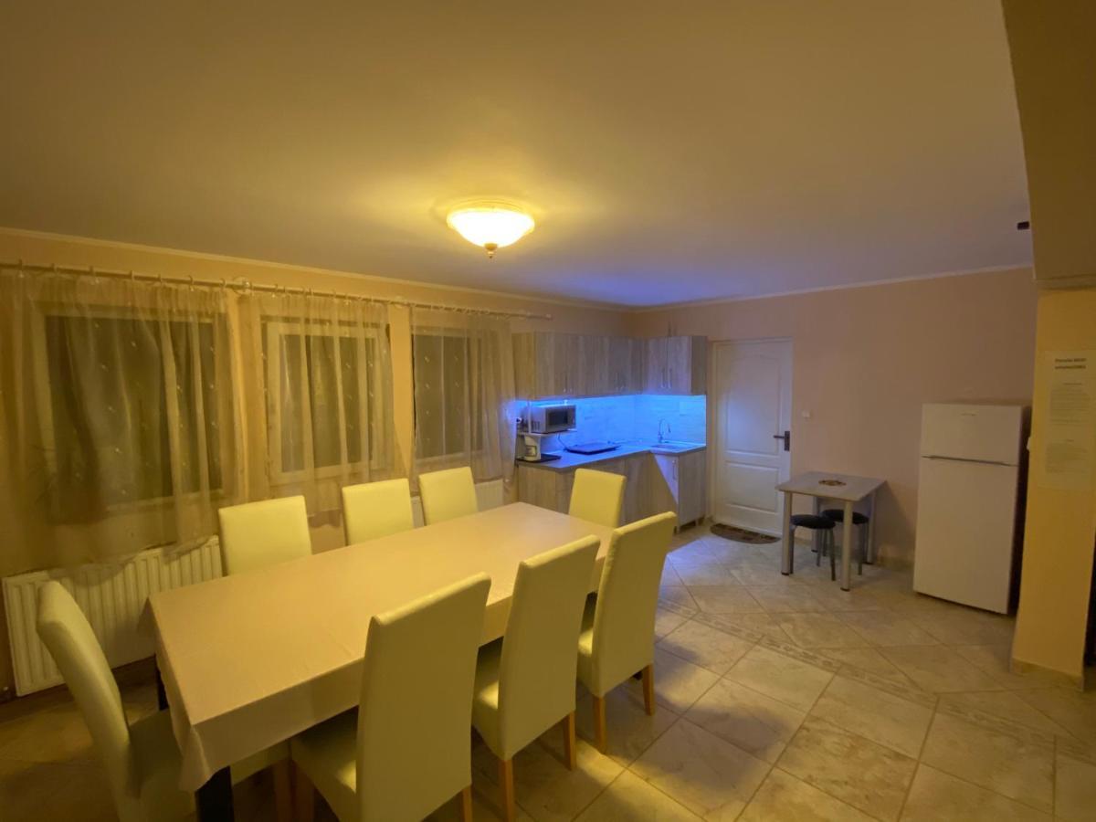 Vila Eszter Hotel Szováta Kültér fotó