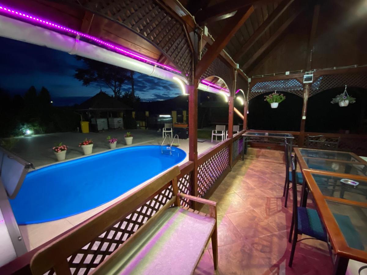 Vila Eszter Hotel Szováta Kültér fotó