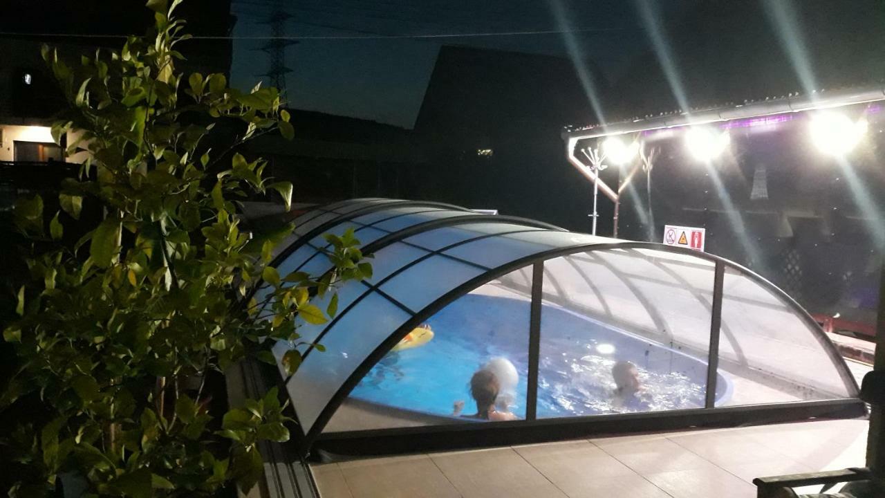 Vila Eszter Hotel Szováta Kültér fotó